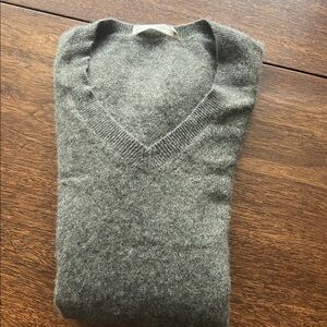 Cashmere sweater from Everlane size small